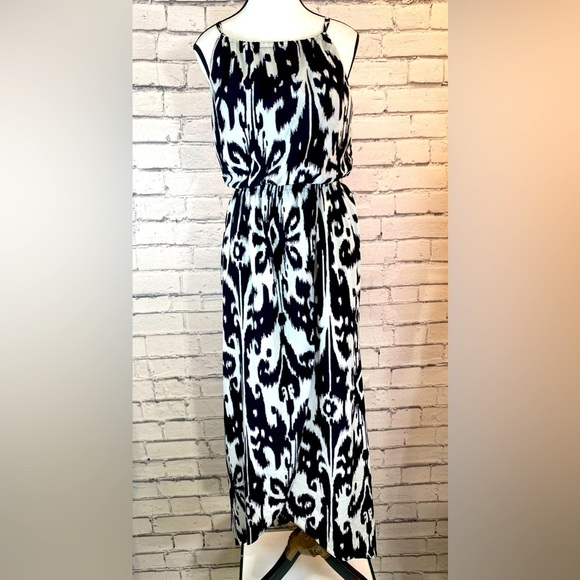 Athleta Black & White Floral Geometric Halter Maxi Dress Built In Bra size Small - Picture 1 of 11